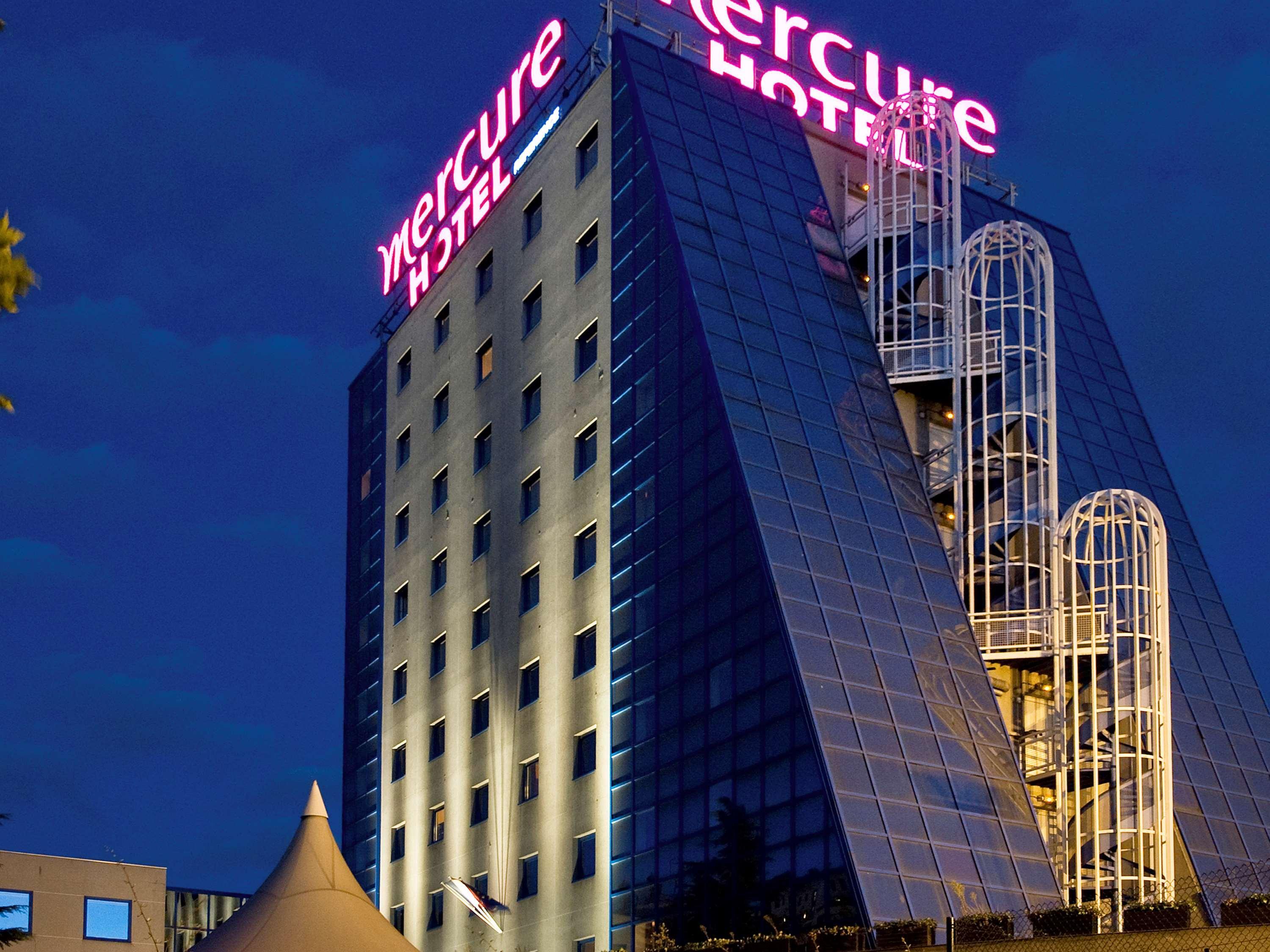 Hotel Mercure Paris Porte De Pantin Esterno foto